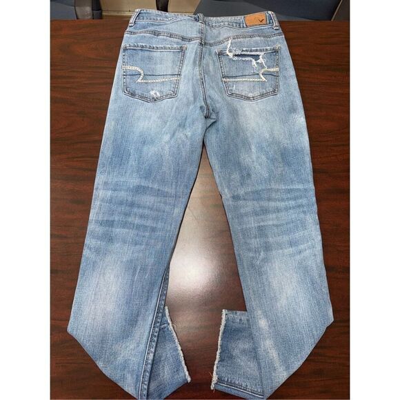 American Eagle Stretch Button Fly Tomgirl Distressed Jeans Size 2 - Picture 3 of 10